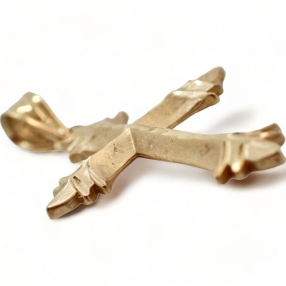 14k Yellow Gold Signed Fine Diamond Cut Cross Michael Anthony Pendant .86 grams - Picture 15 of 16